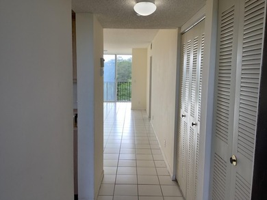 Spacious condo on PH 5th floor, corner unit., no neighbors above - photo 3