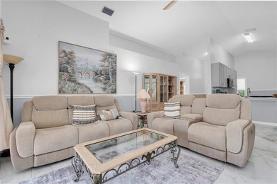 Under contract-accepting backup offers. Welcome home to this - photo 4