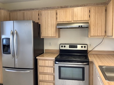 Spacious condo on PH 5th floor, corner unit., no neighbors above - photo 4