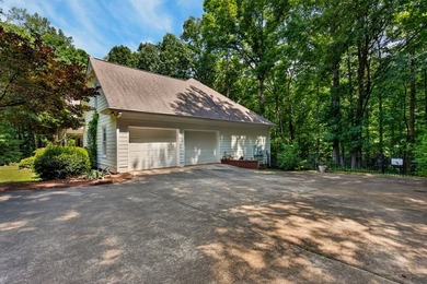 PLEASE FIND VIDEO TOUR LINK Custom-built Southern Living-style - photo 37