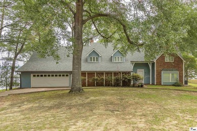 7-bedroom, 3.5-bath waterfront home is on one of the best lots - photo 1