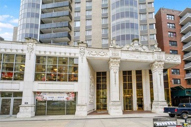 Luxury 2 bedroom and 2 bathroom condo apartment in the center of - photo 2