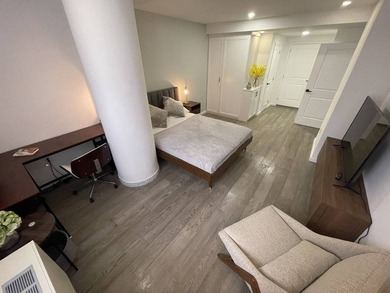 Luxury 2 bedroom and 2 bathroom condo apartment in the center of - photo 5