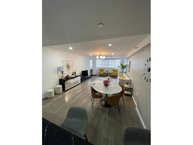 Luxury 2 bedroom and 2 bathroom condo apartment in the center of - photo 8