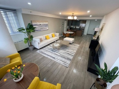 Luxury 2 bedroom and 2 bathroom condo apartment in the center of - photo 9