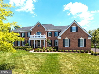 Set within the prestigious gated golf course community of - photo 5