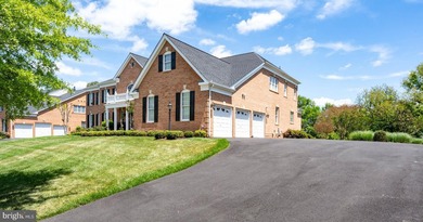 Set within the prestigious gated golf course community of - photo 8