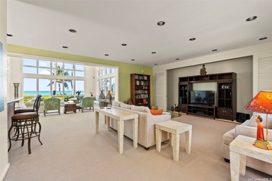 Welcome to this exceptional Kailua beachfront estate. This gated - photo 5