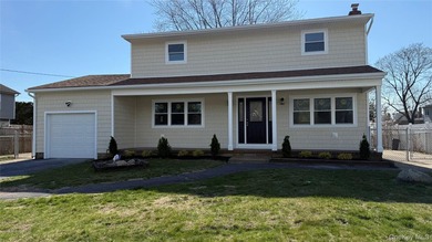 This thoughtfully updated Colonial in the heart of West Babylon - photo 1
