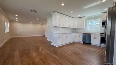 This thoughtfully updated Colonial in the heart of West Babylon - photo 6