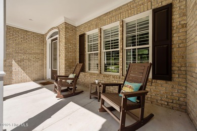 Custom-Built riverfront retreat in the prestigious River - photo 9