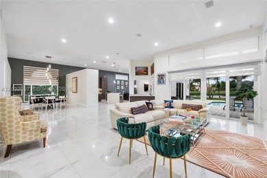 Experience luxury waterfront living in the highly sought-after - photo 11