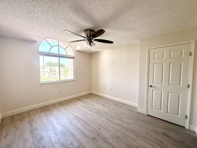 Move right into this beautifully updated 2-bedroom, 2-bathroom - photo 12