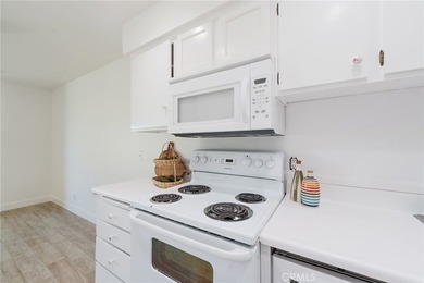 Welcome Home to this Beautifully Maintained Updated End-Unit - photo 15