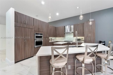 Experience luxury waterfront living in the highly sought-after - photo 16