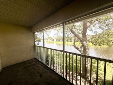 Move right into this beautifully updated 2-bedroom, 2-bathroom - photo 17