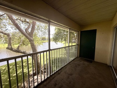 Move right into this beautifully updated 2-bedroom, 2-bathroom - photo 18