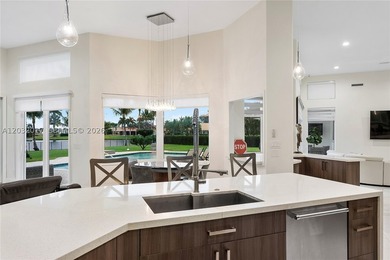 Experience luxury waterfront living in the highly sought-after - photo 19