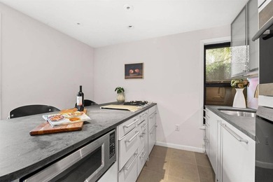 Welcome to 274 Barrow Street, a rare opportunity to own a large - photo 19