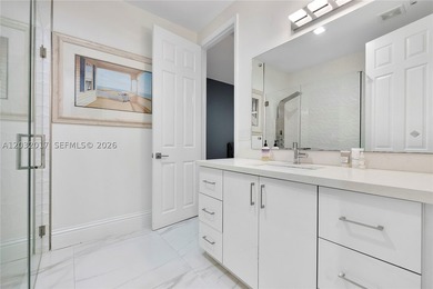 Experience luxury waterfront living in the highly sought-after - photo 29
