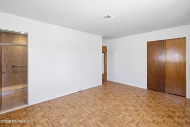 Welcome to this nicely maintained 2-bedroom, 2-bath Lakeview - photo 9