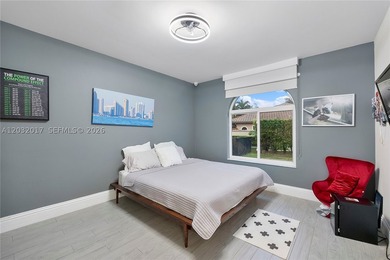 Experience luxury waterfront living in the highly sought-after - photo 31