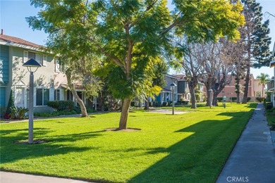 Welcome Home to this Beautifully Maintained Updated End-Unit - photo 33