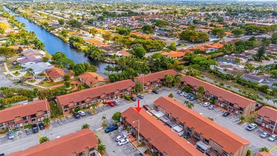 Well-located 1-bedroom, 1.5-bath condo in the highly desirable - photo 5