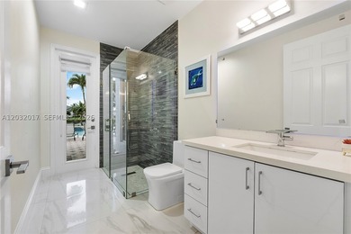 Experience luxury waterfront living in the highly sought-after - photo 36