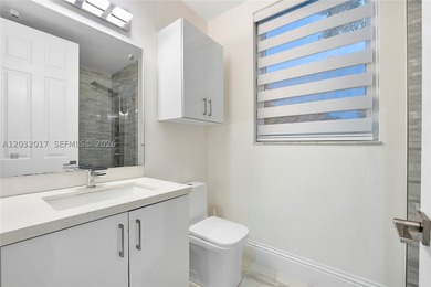 Experience luxury waterfront living in the highly sought-after - photo 42