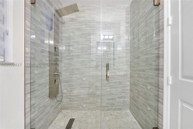 Experience luxury waterfront living in the highly sought-after - photo 43