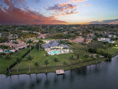 Experience luxury waterfront living in the highly sought-after - photo 44