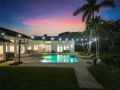 Experience luxury waterfront living in the highly sought-after - photo 47
