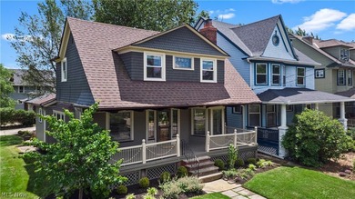 Charming Colonial situated in a prime Western Lakewood location - photo 2