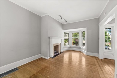 Charming Colonial situated in a prime Western Lakewood location - photo 5