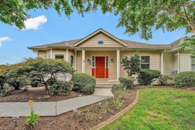 Smith Mountain Lake Home For Sale in Huddleston Virginia