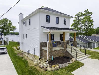 Welcome to your dream lake retreat on stunning Sylvan Lake! This - photo 3