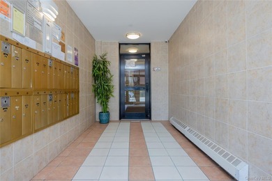 Welcome to this bright and inviting 2-bedroom, 1-bathroom co-op - photo 12