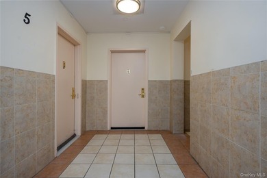 Welcome to this bright and inviting 2-bedroom, 1-bathroom co-op - photo 13