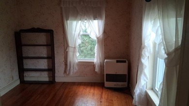 380 Clinton Ave, Winslow. Classic early 1800's farmhouse and - photo 14