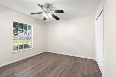 Welcome to this beautifully maintained 4-bedroom, 2-bath - photo 14