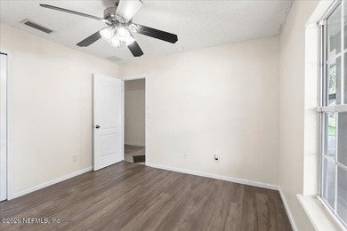 Welcome to this beautifully maintained 4-bedroom, 2-bath - photo 15