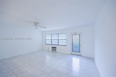 INVESTOR OPPORTUNITY! Tenant-occupied 1-bedroom, 1.5-bath condo - photo 8