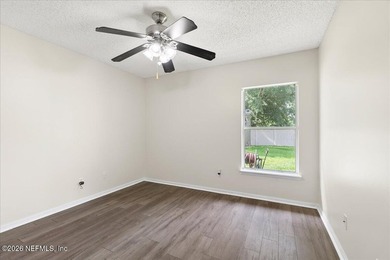Welcome to this beautifully maintained 4-bedroom, 2-bath - photo 19