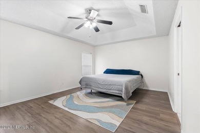Welcome to this beautifully maintained 4-bedroom, 2-bath - photo 21
