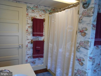 Updated 3-bedroom, 2-bath waterfront home on Hudson Creek offers - photo 22