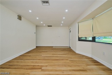 Welcome to this absolutely beautiful 4 bedroom, 3 1/2 bathroom - photo 7