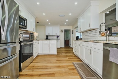 Welcome to this absolutely beautiful 4 bedroom, 3 1/2 bathroom - photo 8