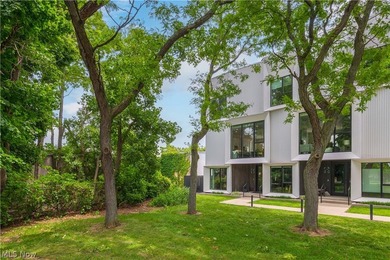 Stunning, impeccably maintained luxury corner townhome in the - photo 1