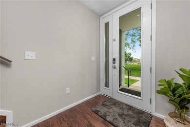 Stunning, impeccably maintained luxury corner townhome in the - photo 4